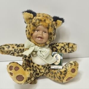 Geppeddo Cuddle Kids Leon Leopard plush doll